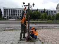 Восстановление поврежденных фонарей в сквере имени Ворошилова