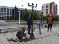 Восстановление поврежденных фонарей в сквере имени Ворошилова