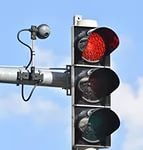 На страже безопасности пешеходов и водителей – около 100 светофоров города